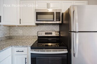 6300 Montgomery Rd in Cincinnati, OH - Building Photo - Building Photo