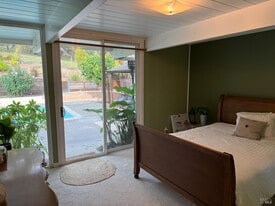 840 Idylberry Rd in San Rafael, CA - Building Photo