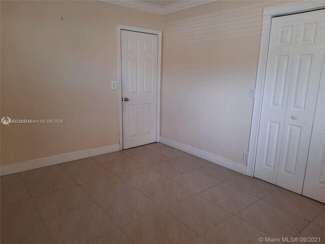5796 SW 5th St, Unit A in Miami, FL - Building Photo - Building Photo