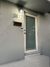 2811 SW 36th Ct in Miami, FL - Building Photo - Building Photo