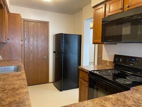 2725 Burgundy Dr in Erie, PA - Building Photo - Building Photo