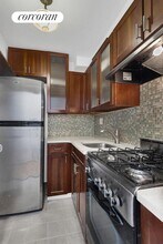 55 E 9th St in New York, NY - Building Photo - Building Photo