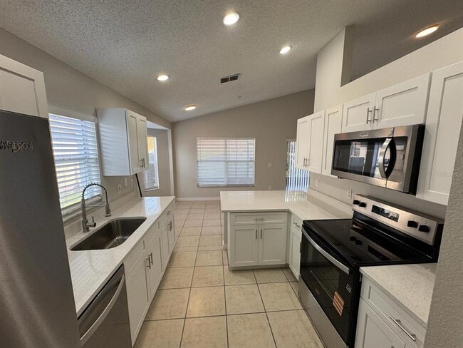 611 Cypress Tree Ct in Orlando, FL - Building Photo - Building Photo