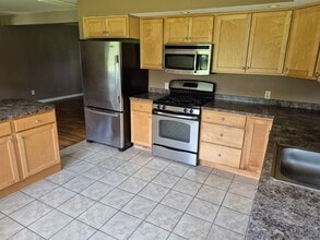 165 Wedgewood Rd in Oxford, PA - Building Photo - Building Photo