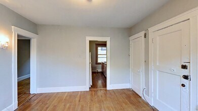 97 Hancock St, Unit 4 in Cambridge, MA - Foto de edificio - Building Photo