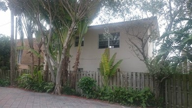 512 SE 20th Ave in Deerfield Beach, FL - Building Photo - Building Photo