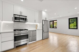 1618 Beacon St in Brookline, MA - Building Photo - Building Photo