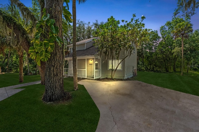 property at 618-620 Warn-Ree Cir