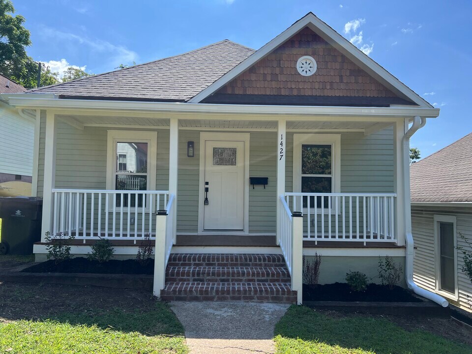 1427 Cornelia St in Knoxville, TN - Foto de edificio