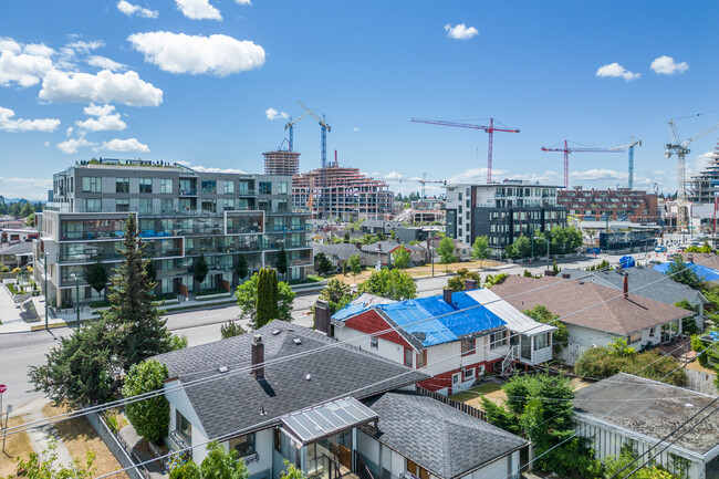 Tower-2 in Vancouver, BC - Building Photo - Building Photo