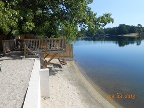 194 Lake Dr, Unit 194 lake in Springfield, MA - Foto de edificio - Building Photo