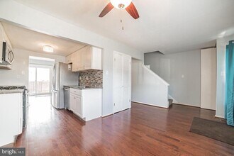1908 Cambridge Dr in Crofton, MD - Building Photo - Building Photo