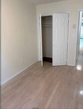 51-22 111th St in Queens, NY - Foto de edificio - Building Photo