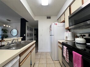 1227 SW 46th Ave in Pompano Beach, FL - Building Photo - Building Photo