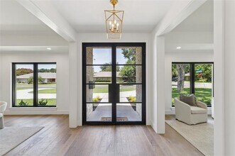 4042 Mendenhall Dr in Dallas, TX - Building Photo - Building Photo