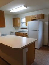 304 Baker St in Baldwin City, KS - Building Photo - Building Photo