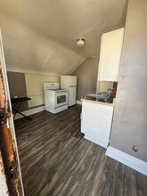 2236 Central Ave, Unit 2nd Floor in Dubuque, IA - Foto de edificio - Building Photo