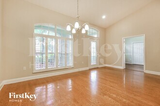 28635 Fairweather Dr in Zephyrhills, FL - Building Photo - Building Photo