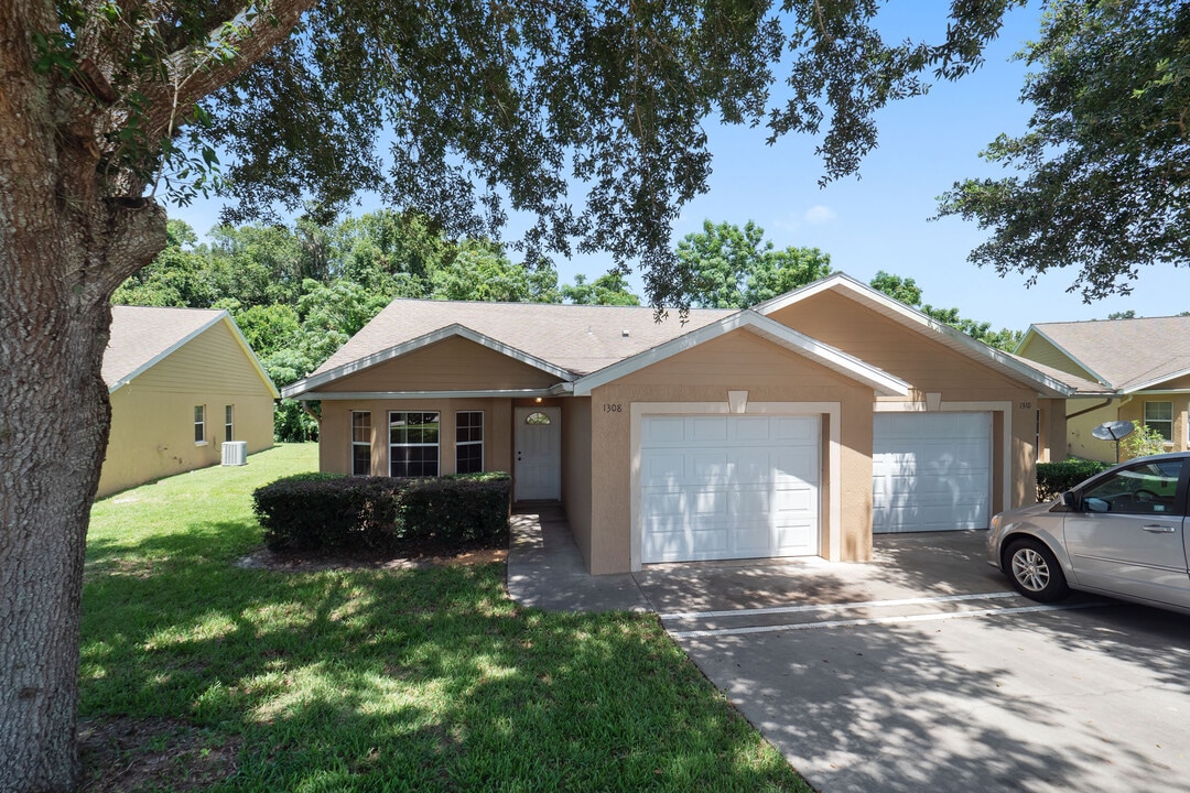 1308 Wood Duck Ln in Fruitland Park, FL - Building Photo