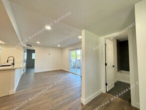 520 N Stapley Dr in Mesa, AZ - Building Photo - Building Photo