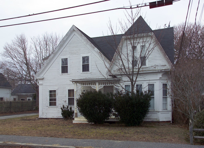 57-59 School St in Hyannis, MA - Foto de edificio - Building Photo