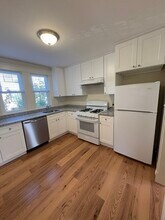 100 Warwick Rd in Newton, MA - Building Photo - Building Photo