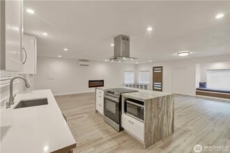 1220 N 32nd St in Renton, WA - Building Photo - Building Photo