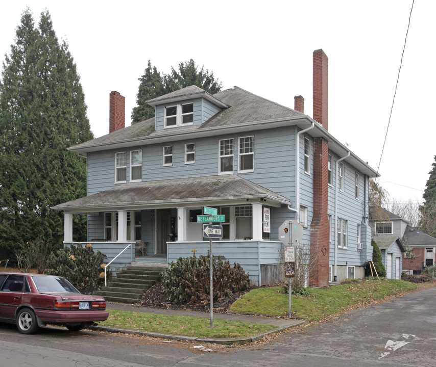 Blue Manor Apartments in Portland, OR - Building Photo