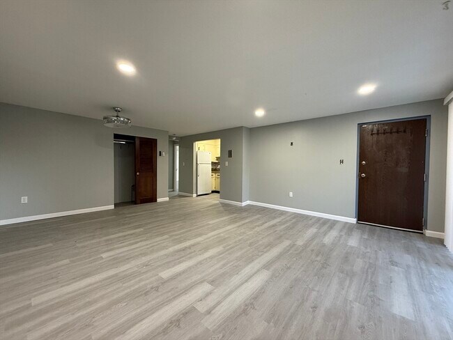 1186 Worcester Rd in Framingham, MA - Building Photo - Building Photo