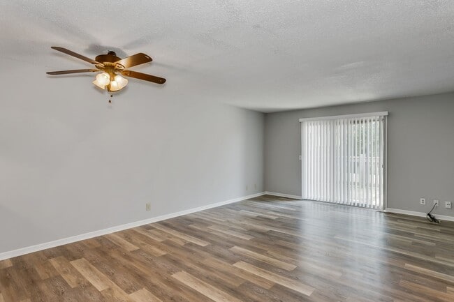 8719 Lakeland Cir in Wichita, KS - Building Photo - Building Photo