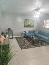 932 Green St in West Palm Beach, FL - Building Photo - Building Photo