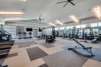 Jefferson Lakehaven in Grand Prairie, TX - Building Photo - Building Photo