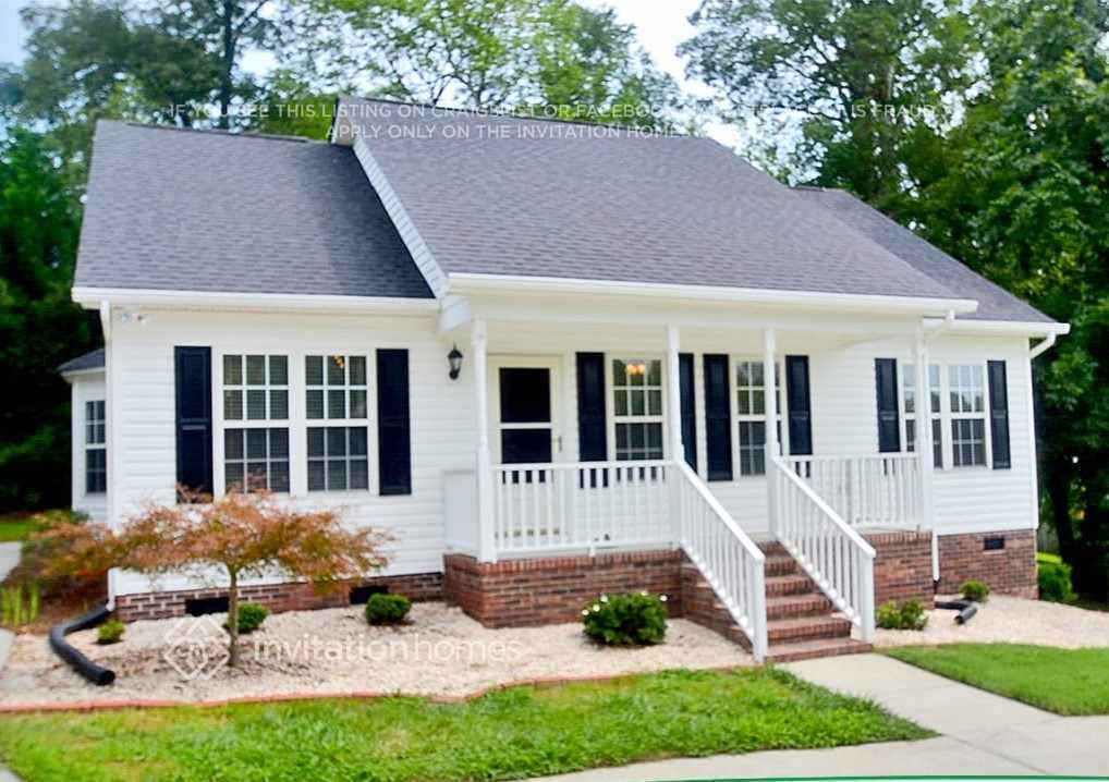 2161 Brantley Creek Dr in Kannapolis, NC - Building Photo