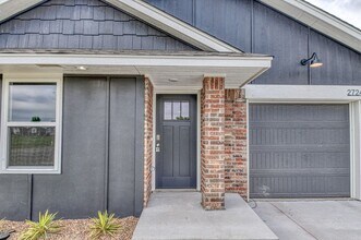 2724 Varenna Ct in Norman, OK - Building Photo - Building Photo