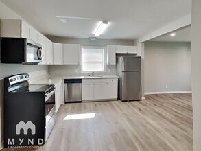 5119 Snow White Ln in Charlotte, NC - Building Photo - Building Photo