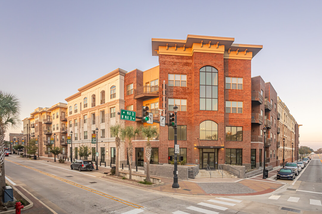 Erdace Apartments in Lake Charles, LA - Building Photo