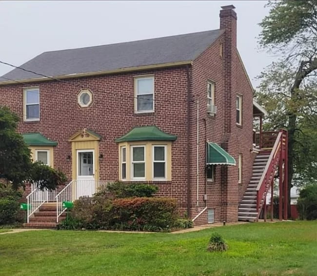 property at 1253 Circle Dr