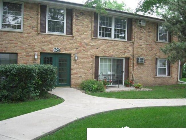 property at 1002 Westbrooke Way
