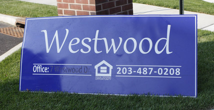 Westwood in Stamford, CT - Foto de edificio - Building Photo