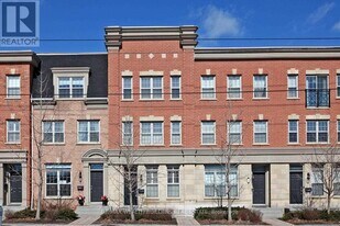 3000 Lake Shore Blvd W in Toronto, ON - Building Photo