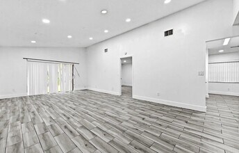 1459 Summit Run Cir in West Palm Beach, FL - Building Photo - Building Photo