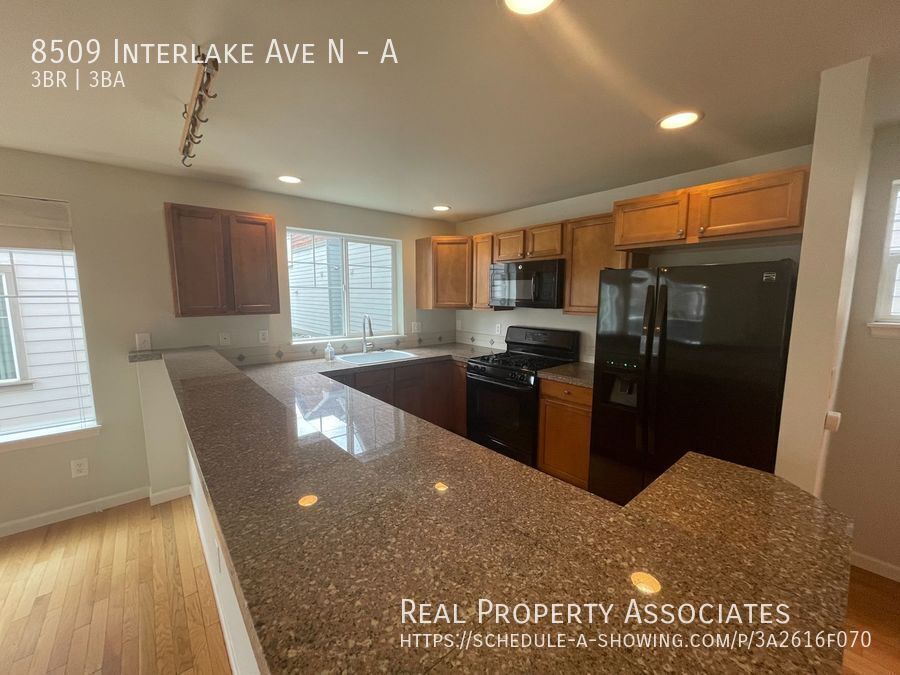 8509 Interlake Ave N in Seattle, WA - Building Photo