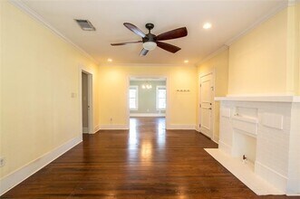 5218 Vanderbilt Ave in Dallas, TX - Foto de edificio - Building Photo