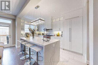 88 Hartney Dr in Richmond Hill, ON - Building Photo - Building Photo