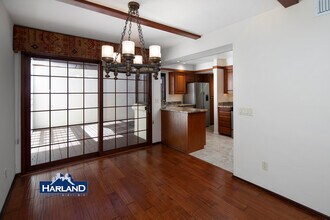 8668 Villa La Jolla Dr in San Diego, CA - Building Photo - Building Photo