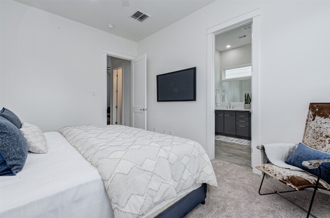 property at 1131 W 17th St