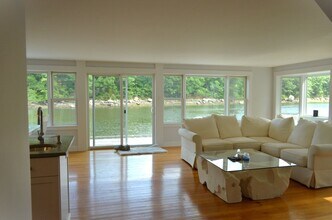 1 Chester Square in Gloucester, MA - Building Photo - Building Photo