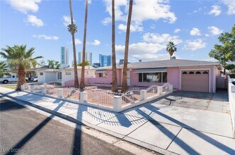 2112 S Van Patten Pl in Las Vegas, NV - Building Photo - Building Photo