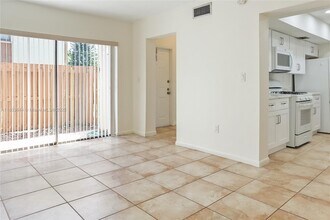 11521 SW 109th Rd in Miami, FL - Building Photo - Building Photo