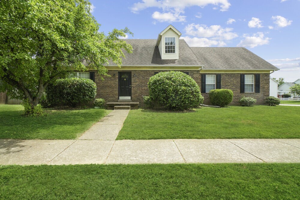 10500 Sandbourne Way in Louisville, KY - Building Photo